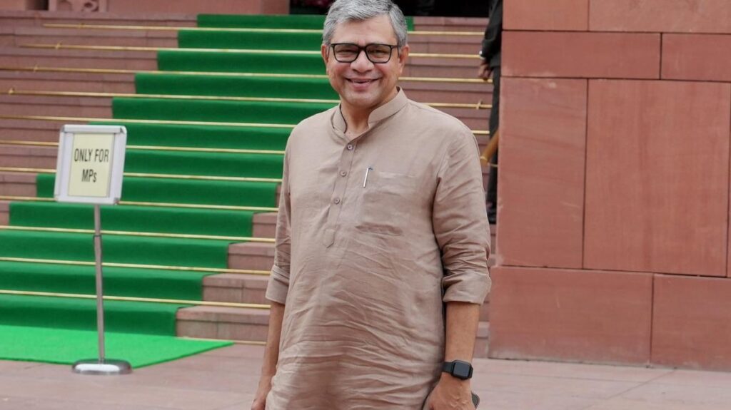 റെയിൽവേ പദ്ധതികളിൽ കേരള സർക്കാർ സഹകരിക്കുന്നില്ല : കേന്ദ്രമന്ത്രി Kerala-government-not-cooperating-in-railway-projects-Union-Minister- Ashwini-Vaishnaw